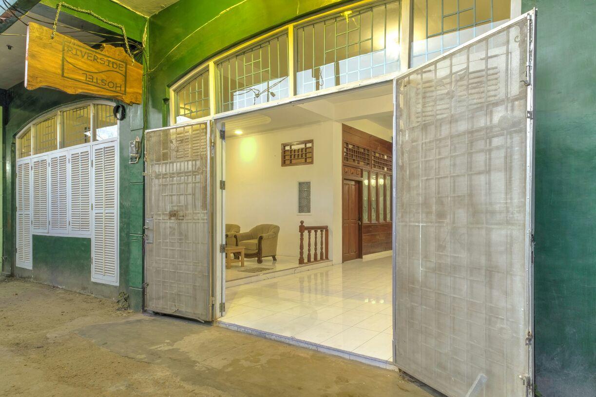 Riverside Hostel Padang Exterior foto